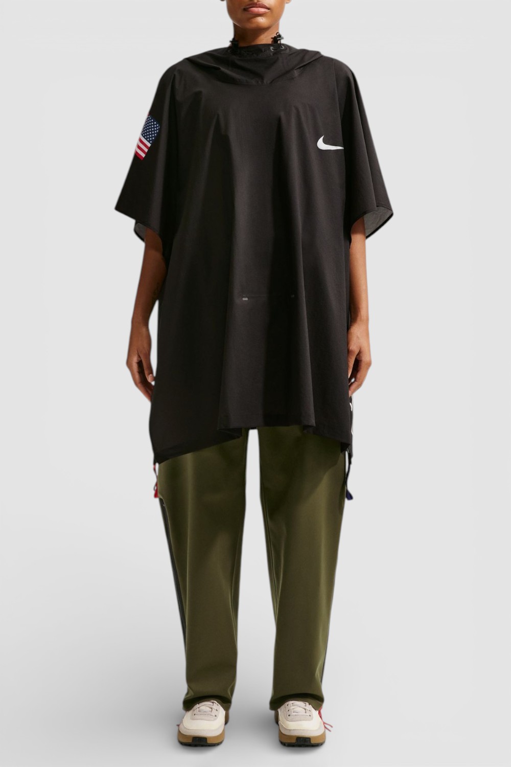 תמונת כל הלוק של פונצו נייקי X טום סאקס